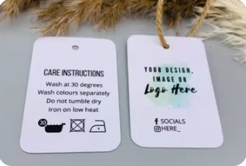 Etiquetas de colgar personalizadas con perforación